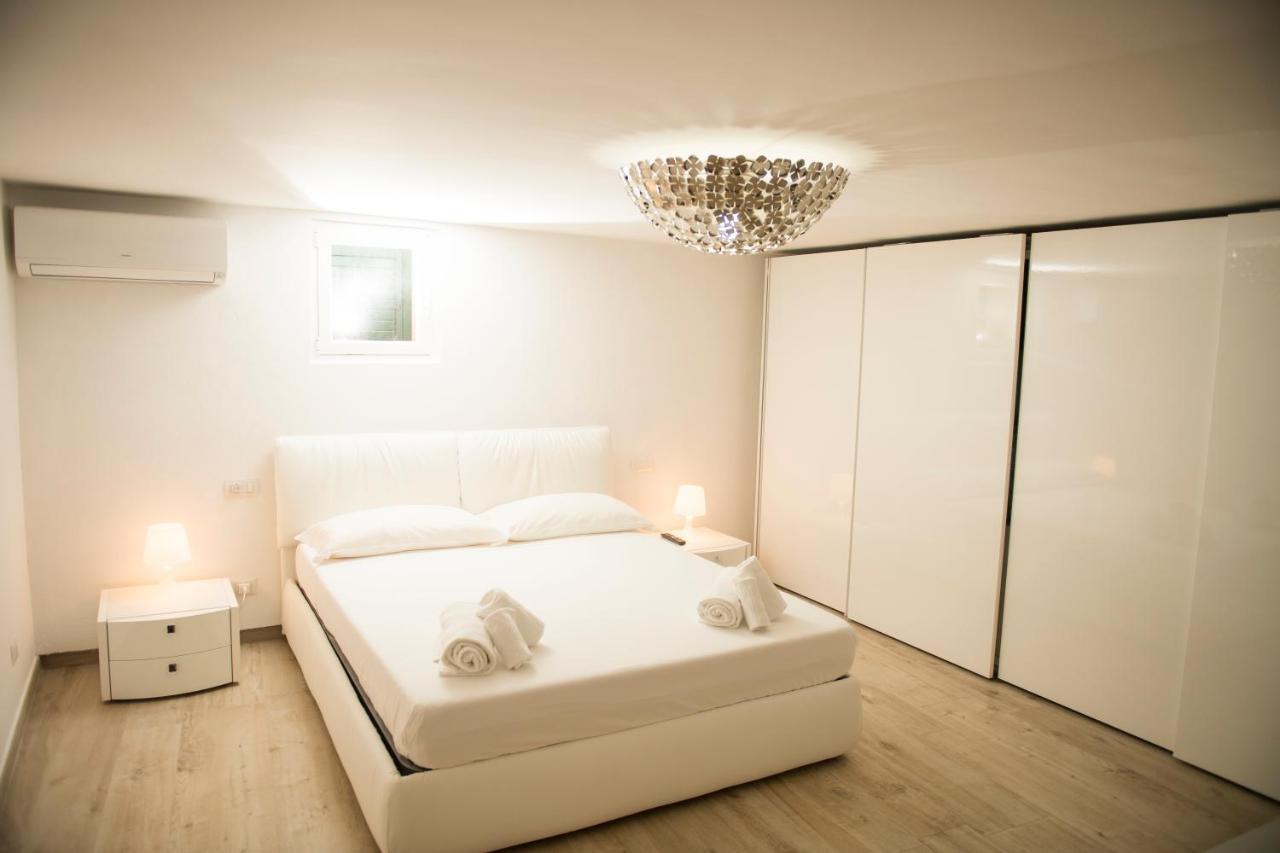 Palazzo Absolem Luxury Apartment Монополи Екстериор снимка